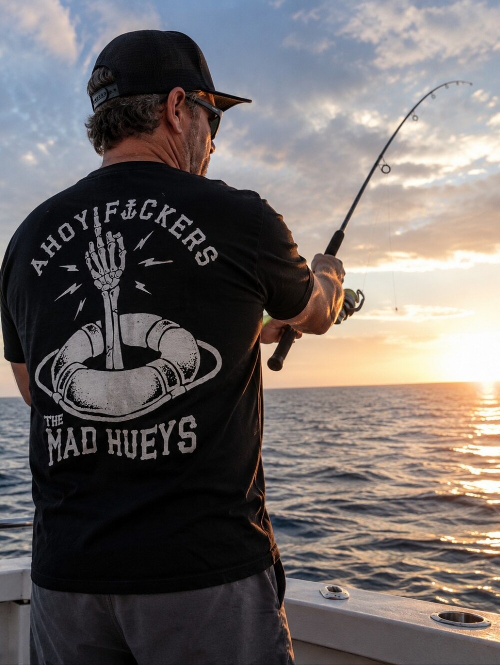 The Mad Hueys Ahoy F*ckers Graphic T-Shirt Black Skull Fishing Tee Men's L